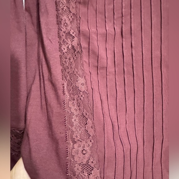 Tiny Long-Sleeve Crescent Ruffled Lace Top - Picture 7 of 10